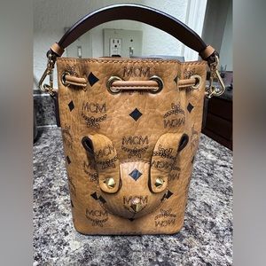 MCM bucket bag with little bear